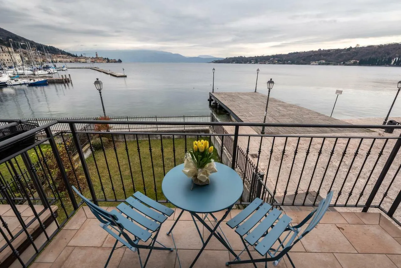 Apartment Casa Mari Fronte Lago Salo Italy